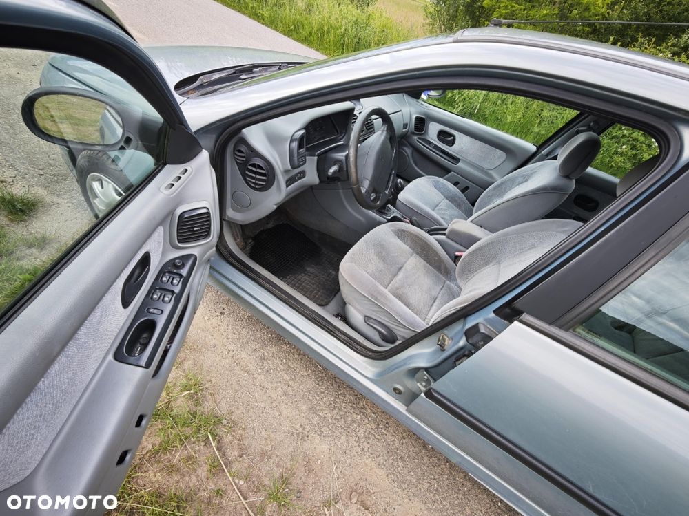 Renault Laguna - 8