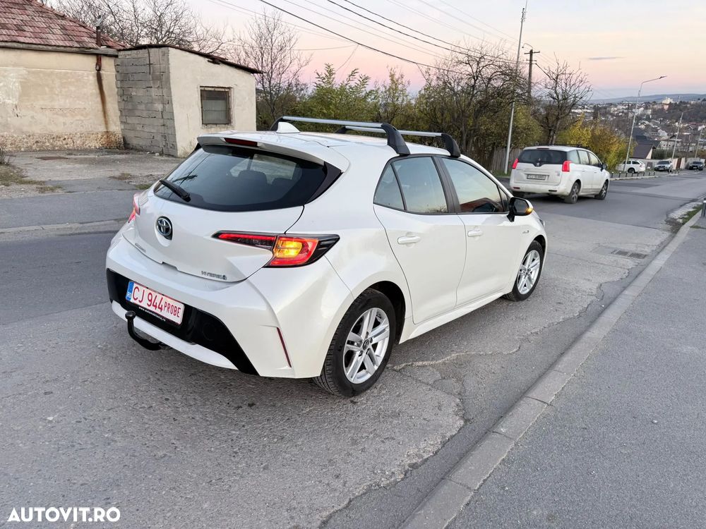 Toyota Corolla ver-1-8-hsd-dynamic - 6