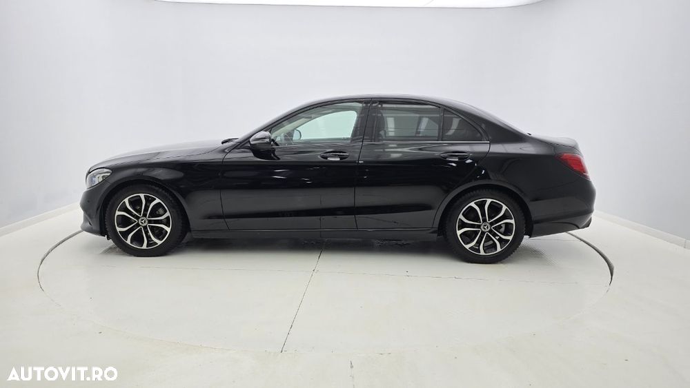 Mercedes-Benz C - 9