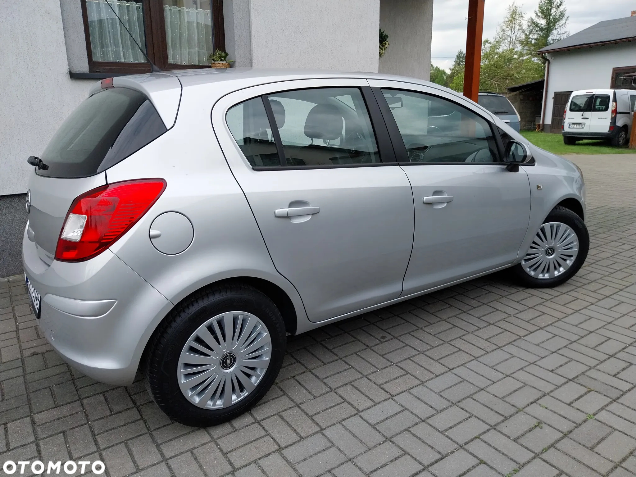 Opel Corsa 1.2 16V Cosmo - 4