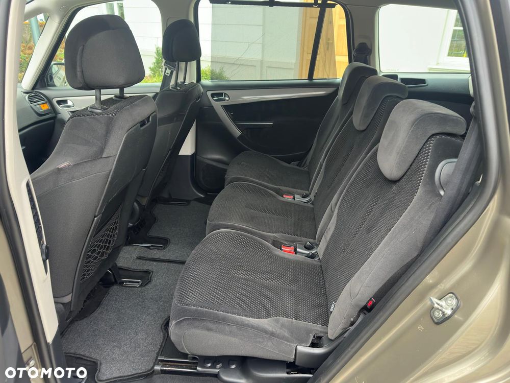 Citroën C4 Grand Picasso 1.8 16V Style - 27