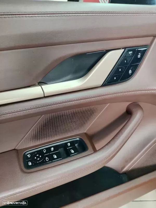 Porsche Taycan 4S - 18