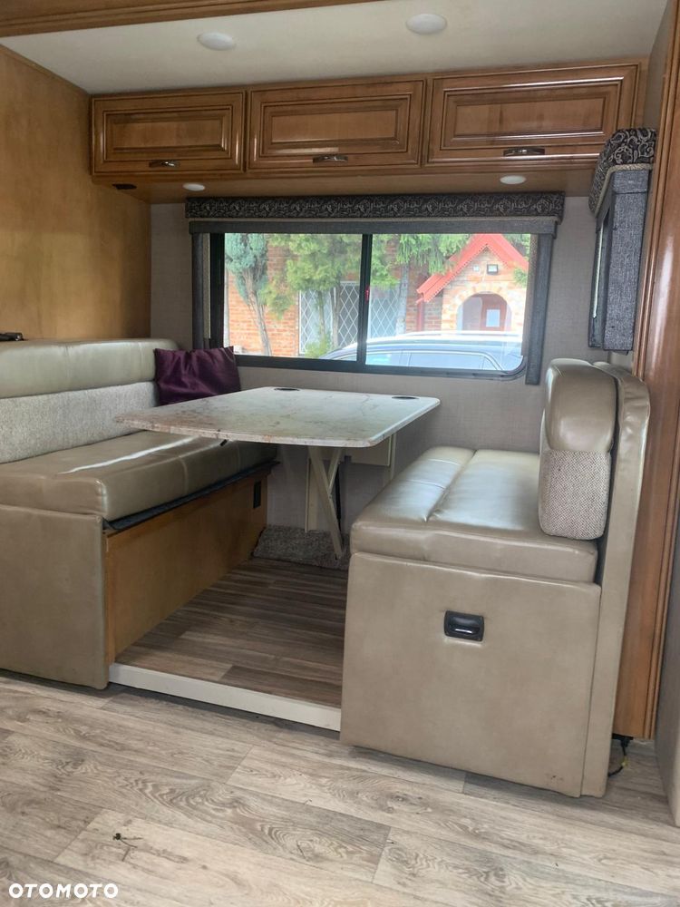Mercedes-Benz Sprinter - 11