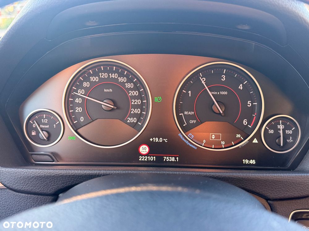 BMW Seria 3 320d Sport Line - 30