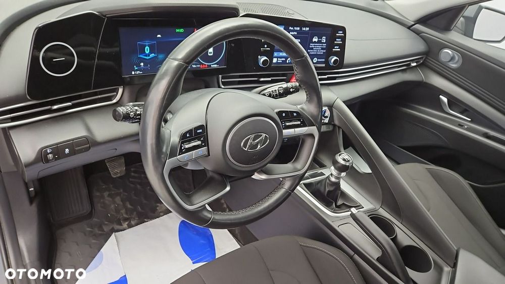 Hyundai Elantra 1.6 Smart - 9