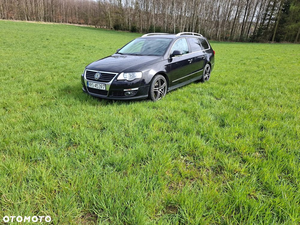 Volkswagen Passat - 1