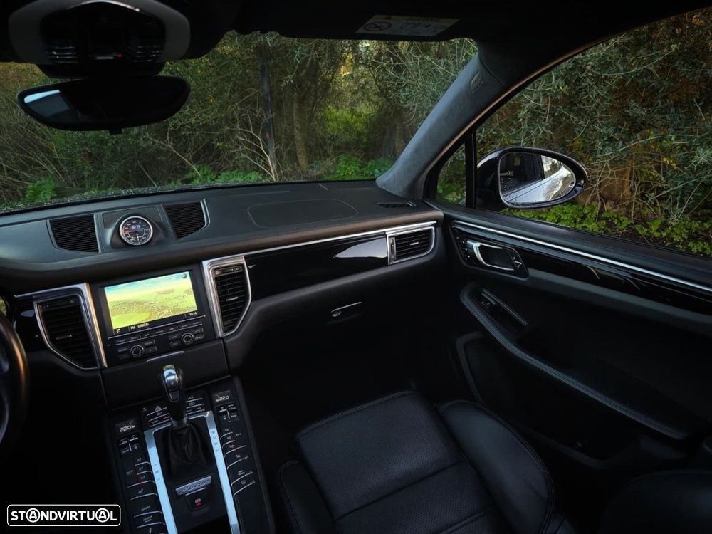 Porsche Macan Turbo PDK - 25