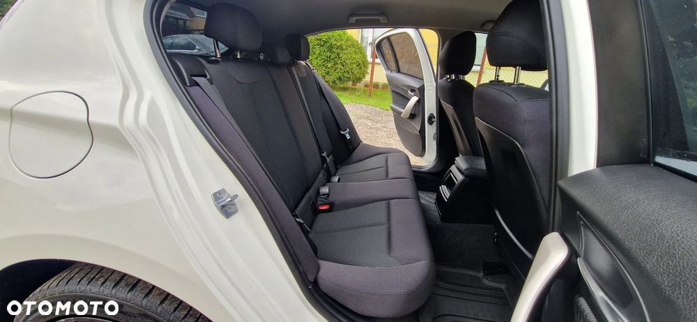 BMW Seria 1 116i - 26