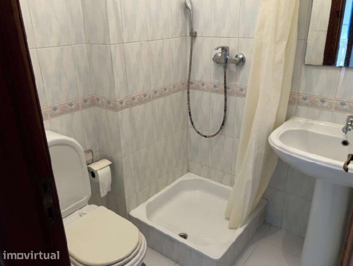Apartamento com 2 quartos - localizado em Quarteira - Grande imagem: 4/8