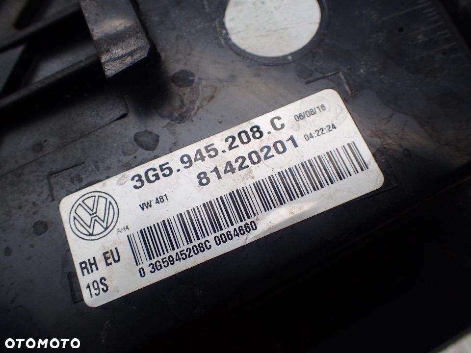 VW PASSAT B8 LED PRAWA SEDAN 3G5945208C  RADOM - 4