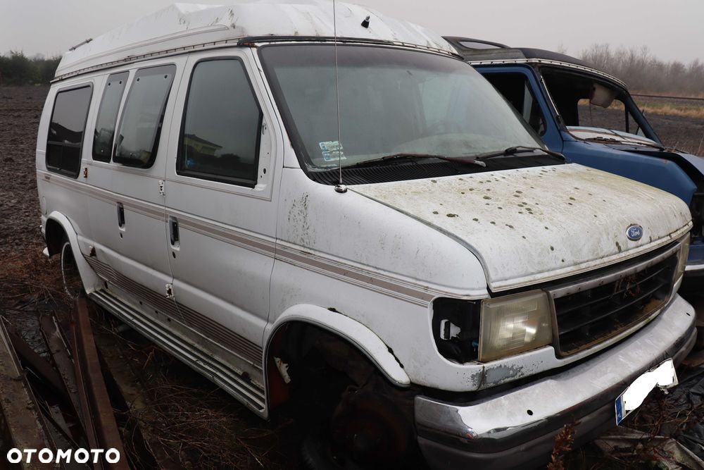 Ford Econoline - 6