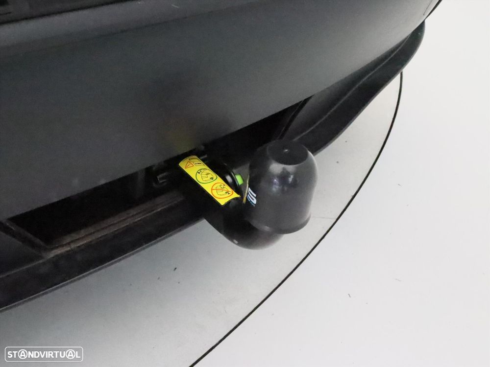 Tesla Model Y RWD - 8