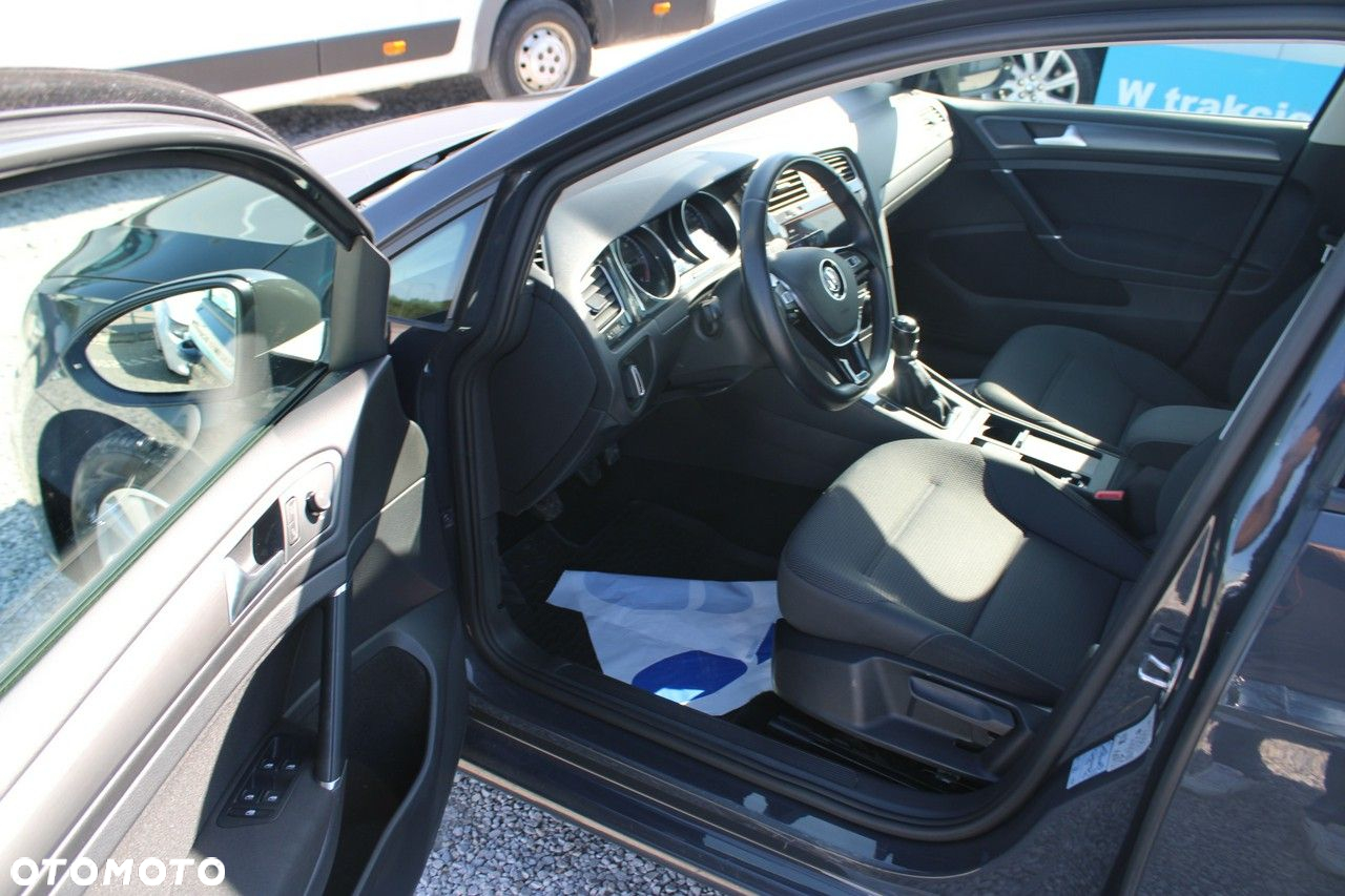 Volkswagen Golf - 17
