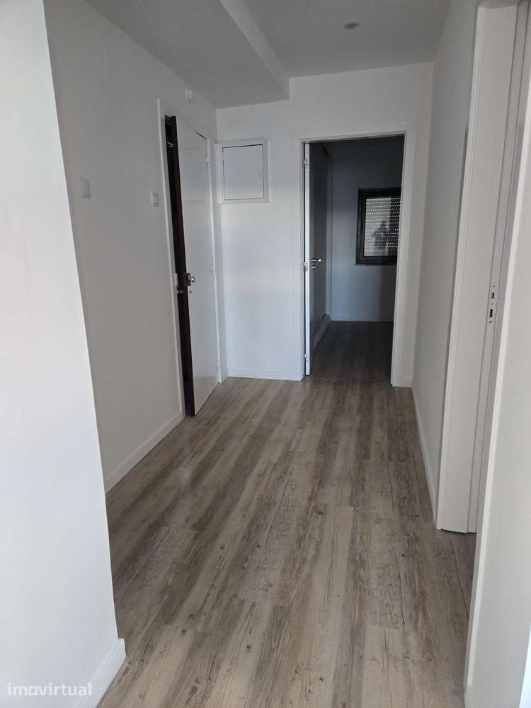 Apartamento T3 com Ar Condicionado e Lavandaria - Grande imagem: 3/14