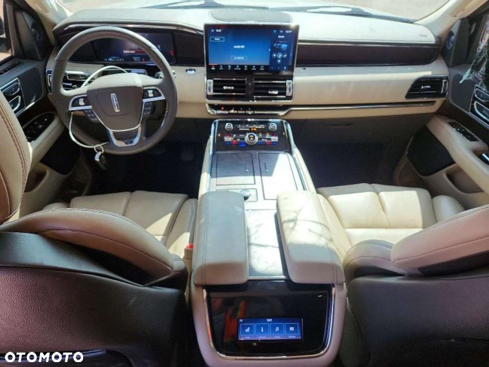 Lincoln Navigator - 9