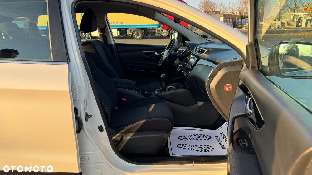 Nissan Qashqai 1.6 dCi DPF acenta - 29