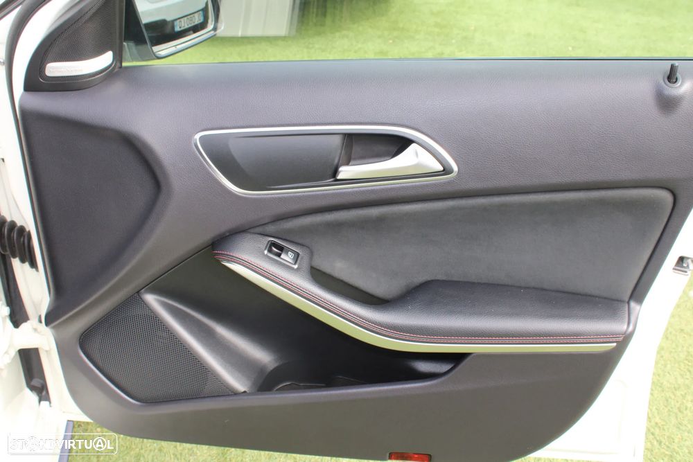 Mercedes-Benz A 45 AMG 4-Matic - 31