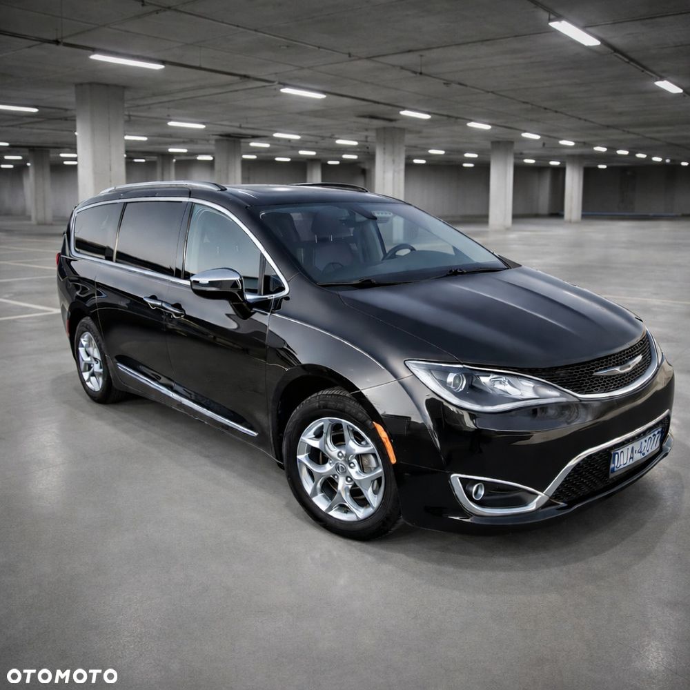 Chrysler Pacifica - 1