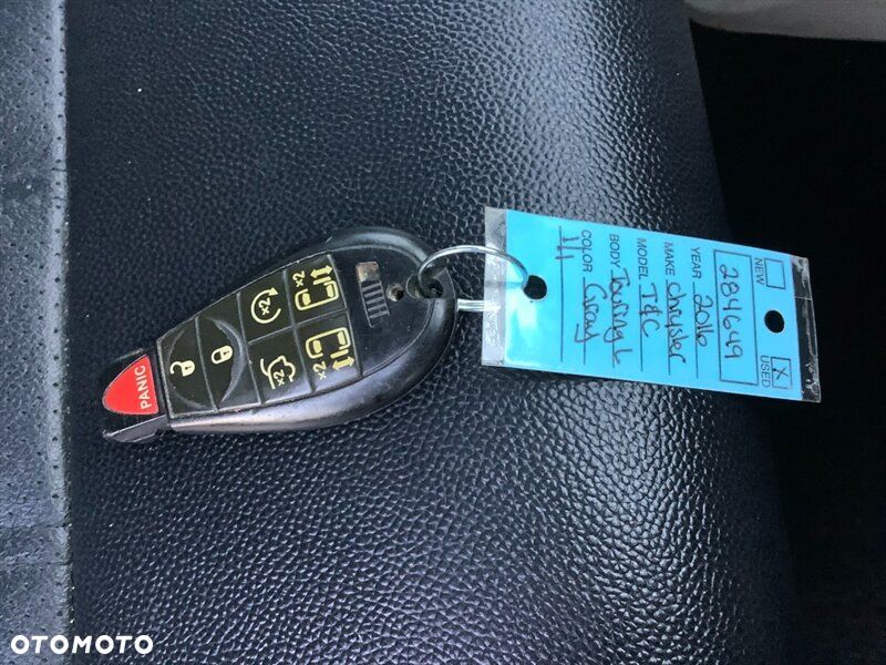 Chrysler Town & Country 3.6 Limited - 14