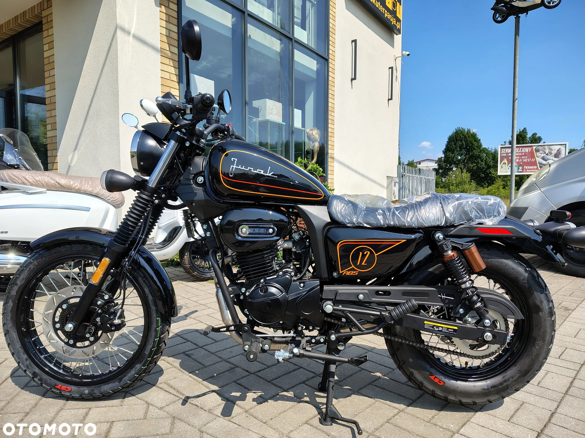Junak M12 - 2