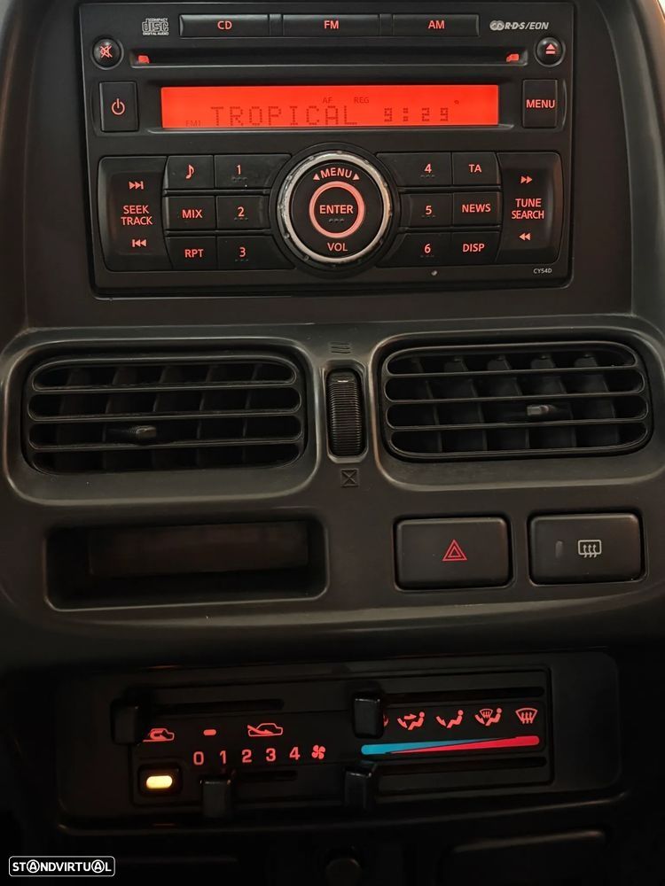 Nissan Pick Up - 20