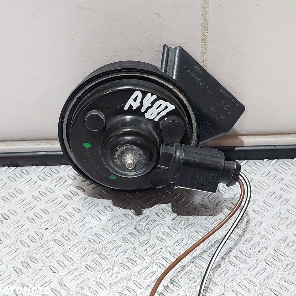 KLAKSON PRAWY AUDI A4 B7 R2007 NR 8E0951221A - 4