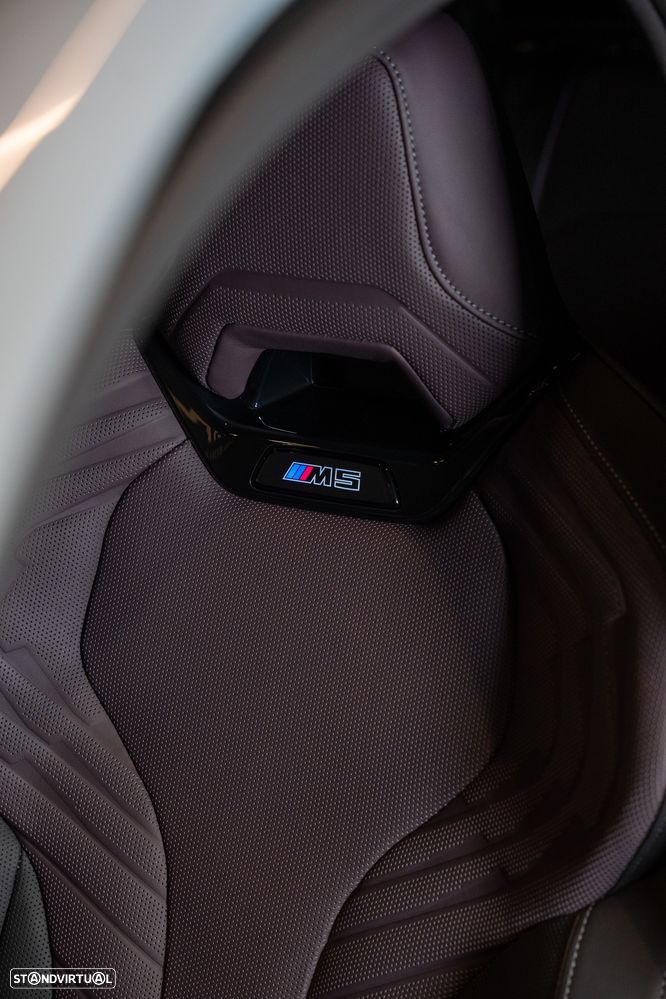 BMW M5 Touring xDrive - 17