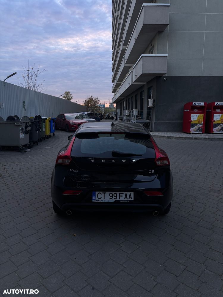 Volvo V40 D2 Momentum - 4