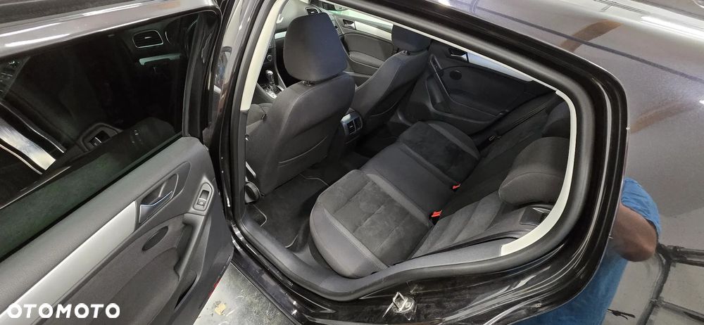 Volkswagen Golf 2.0 TDI DPF DSG Highline - 13