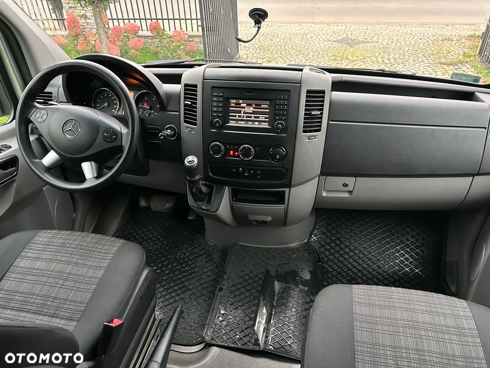 Mercedes-Benz Sprinter - 14