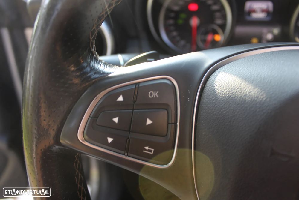 Mercedes-Benz CLA 200 d 4Matic 7G-DCT - 23