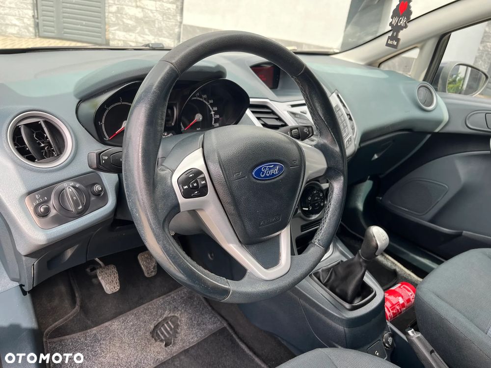 Ford Fiesta 1.6 TDCI SYNC Edition - 13