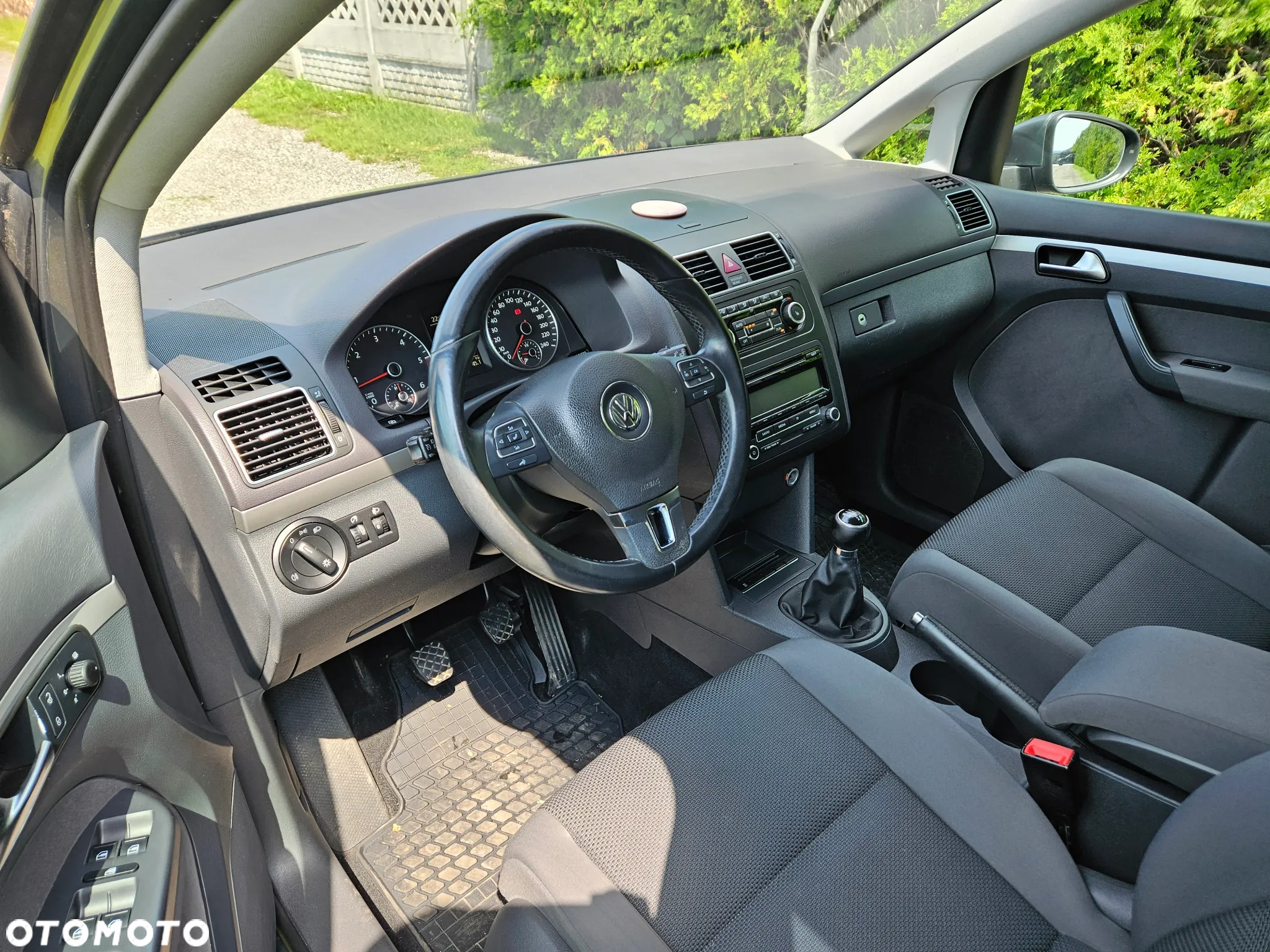 Volkswagen Touran 1.6 TDI DPF BlueMot Comfortline - 6