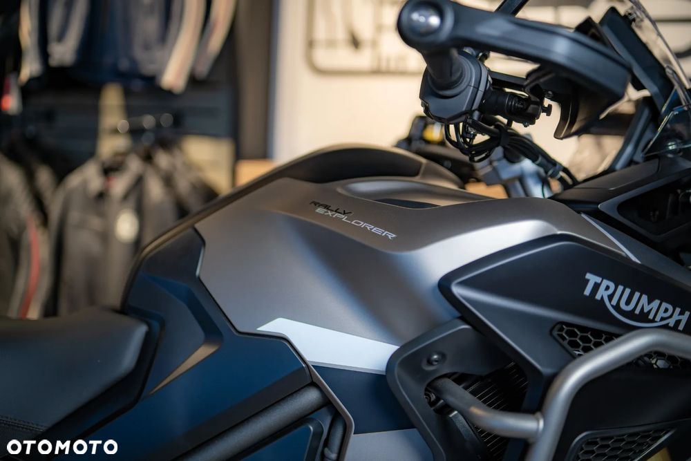 Triumph Tiger - 12