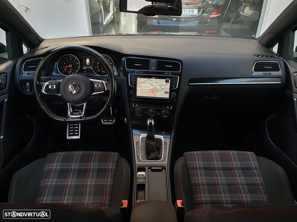 VW Golf 2.0 TSi GTi DSG - 31