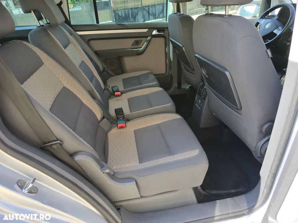 Volkswagen Touran 2.0 TDI DPF Cross - 9