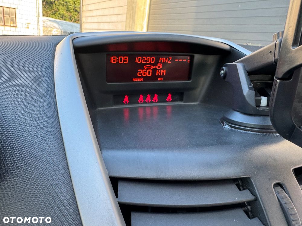 Peugeot 207 1.4 16V Trendy - 9