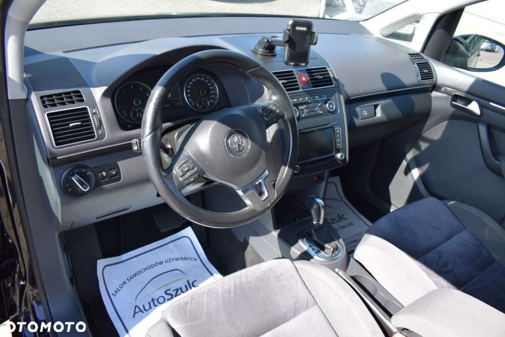 Volkswagen Touran - 15