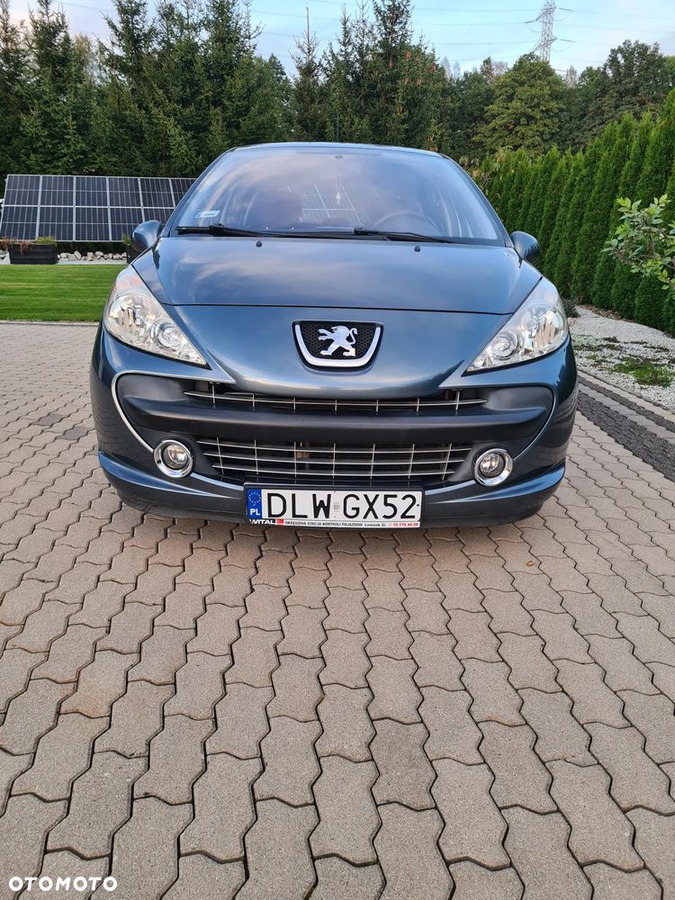 Peugeot 207 - 1