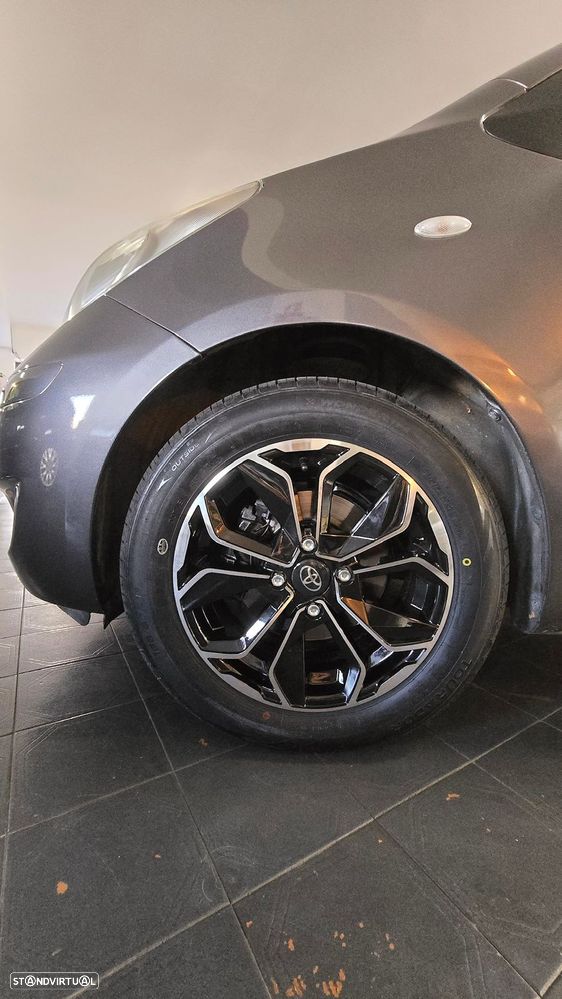 Toyota Yaris 1.4 D-4D AC Manual - 5