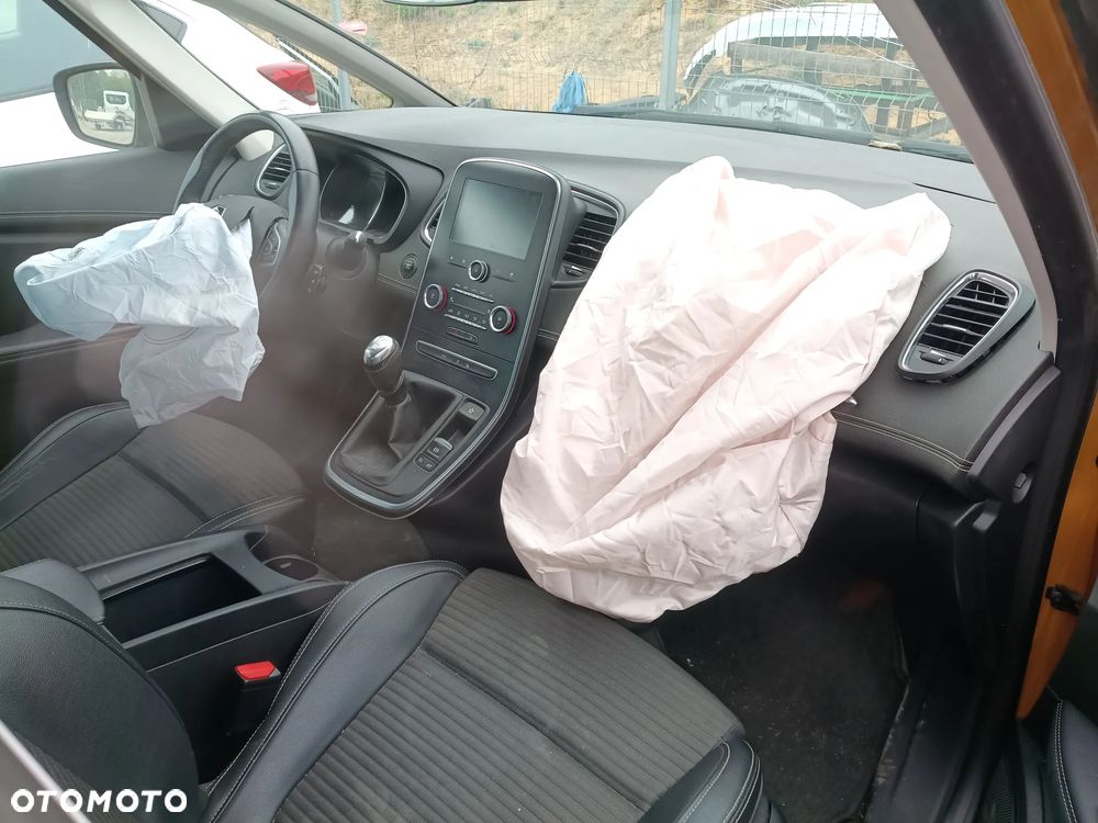 Renault Scenic TCe 115 GPF LIMITED - 6
