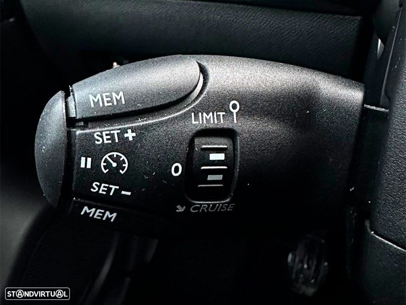 Peugeot 2008 1.2 PureTech Style - 19