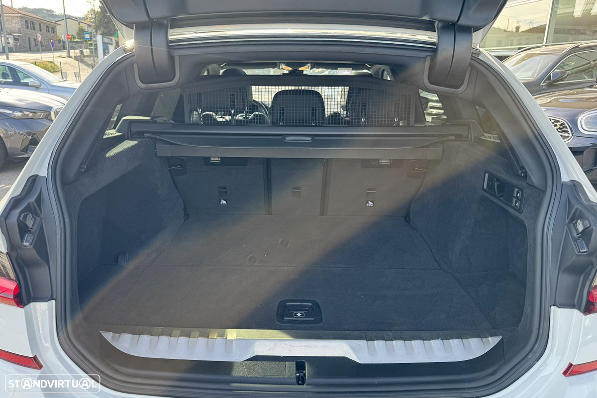 BMW 320 e Touring Pack M Auto - 24