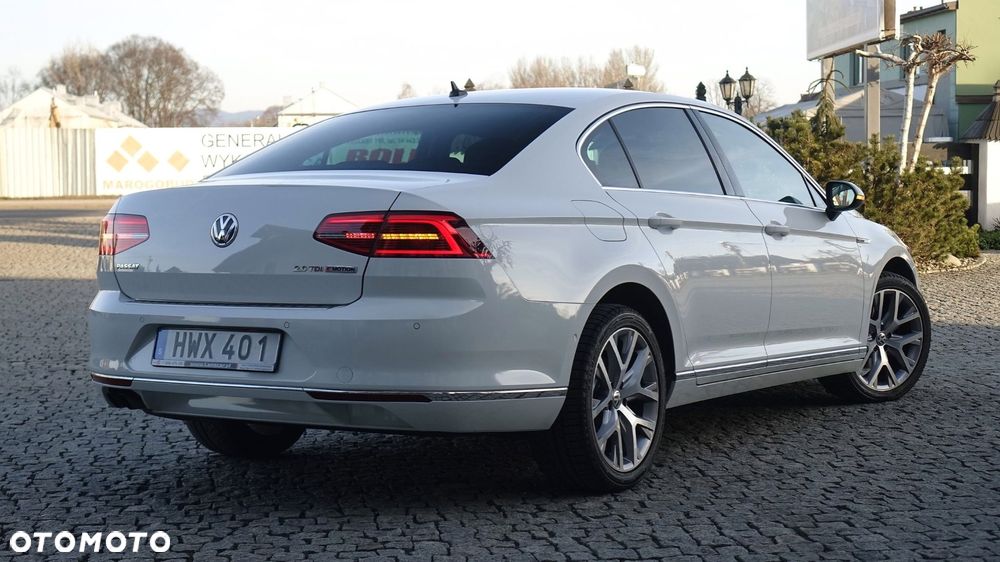 Volkswagen Passat - 2