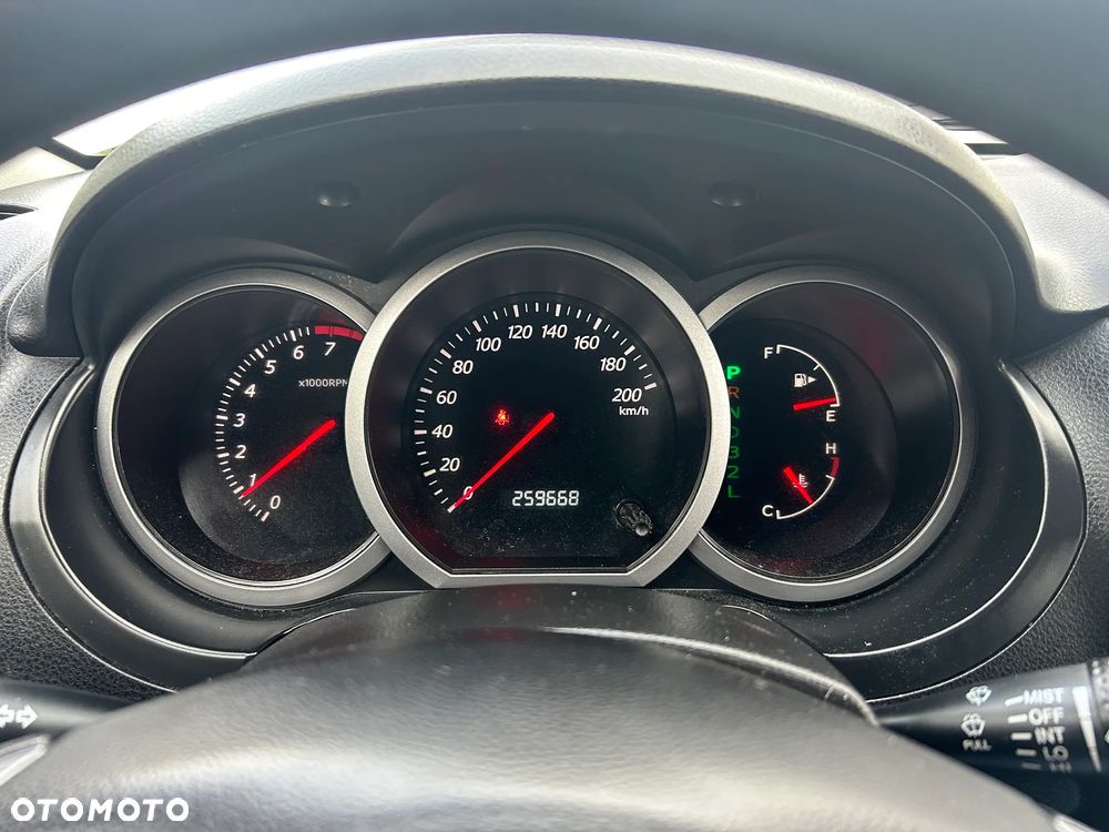 Suzuki Grand Vitara 2.0 De luxe - 8