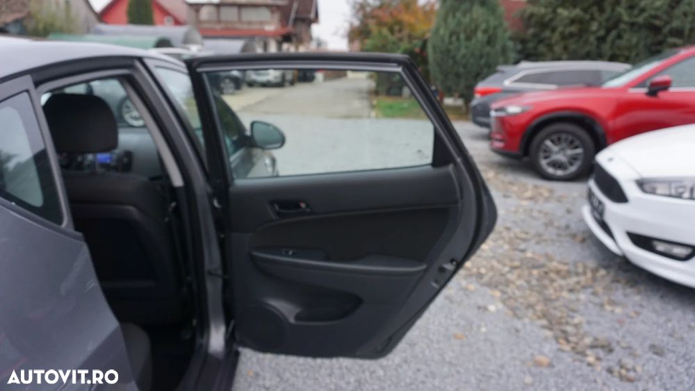 Hyundai i30 1.4 GL Comfort - 12