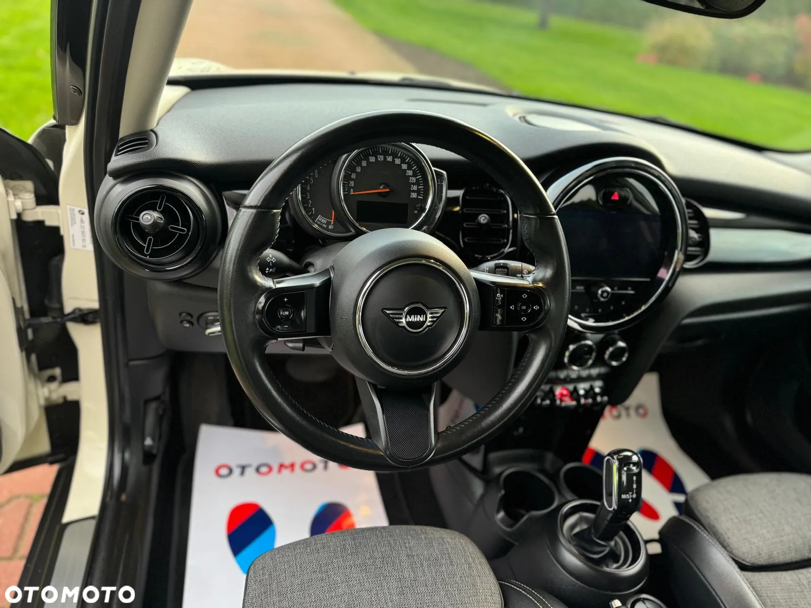 MINI Cooper Multitone Edition - 12