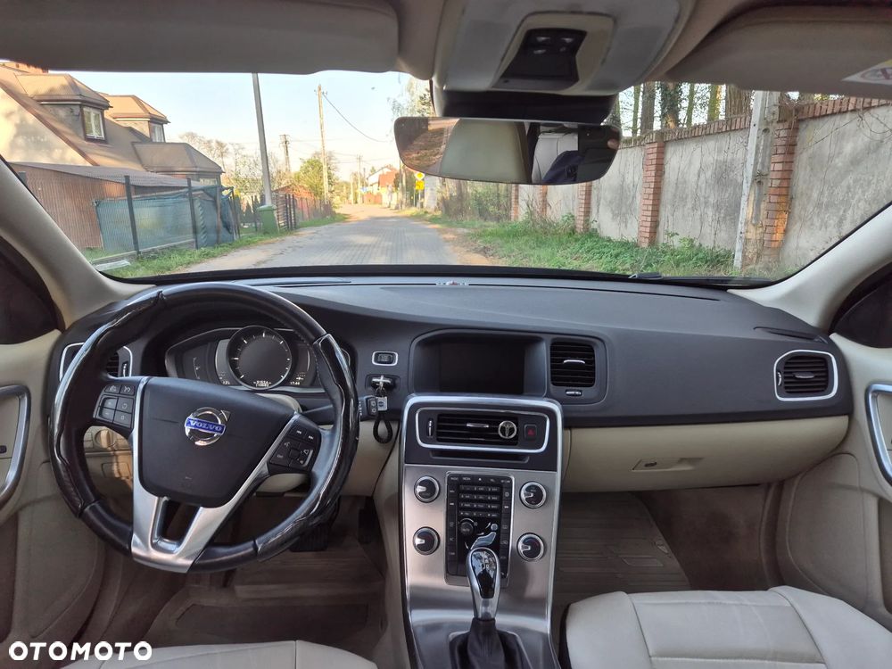 Volvo V60 D2 Geartronic - 8