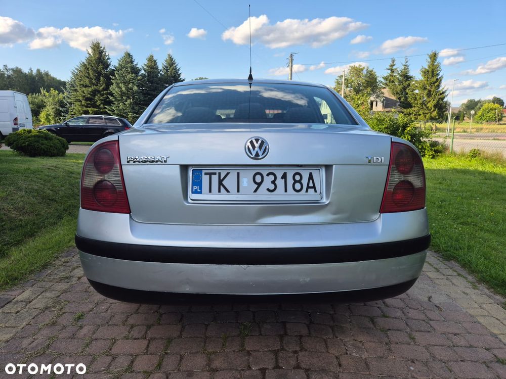 Volkswagen Passat 1.9 TDI Comfortline - 10