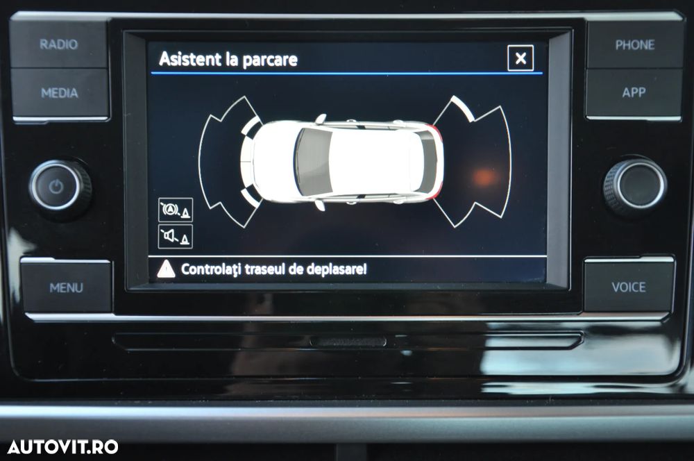 Volkswagen T-Roc - 19